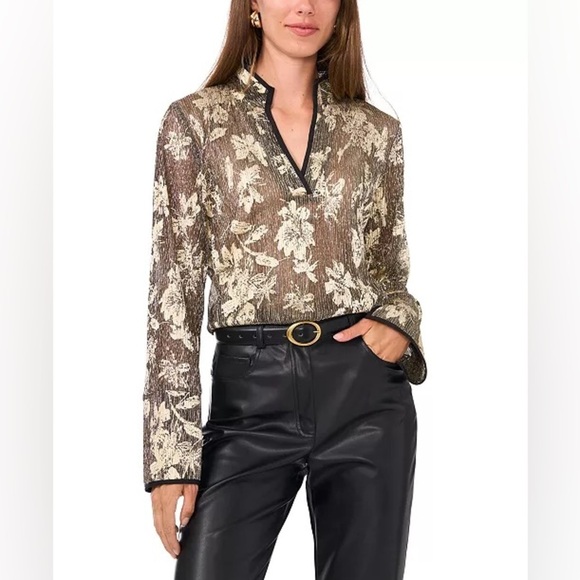 Vince Camuto
Women's Metallic Floral-Print Split-Neck Top - Picture 1 of 3